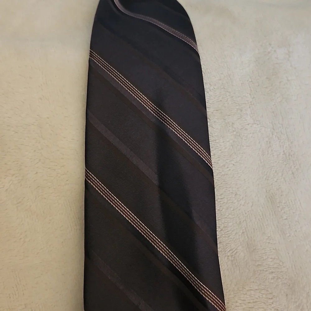 3/$30 Vtg AUSTIN MANOR 1980s Dark Gray Striped Slim Clip-on Tie